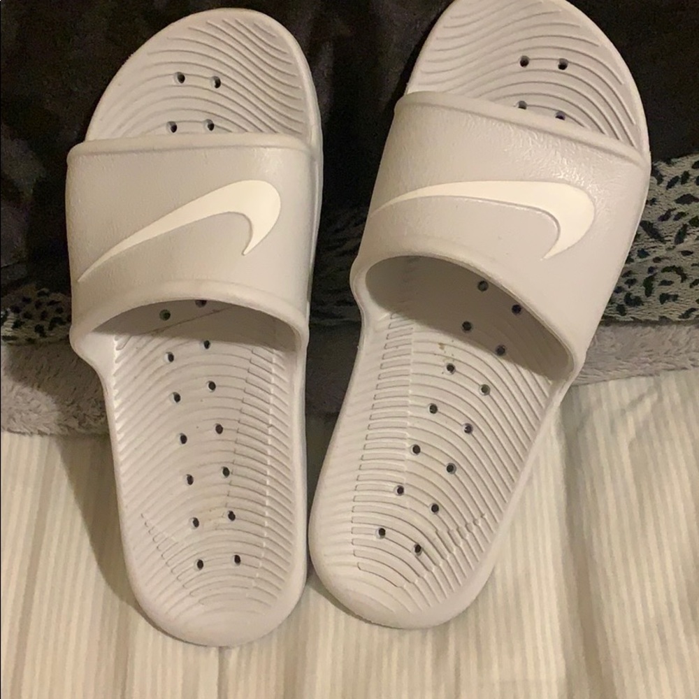 Nike Slides, White